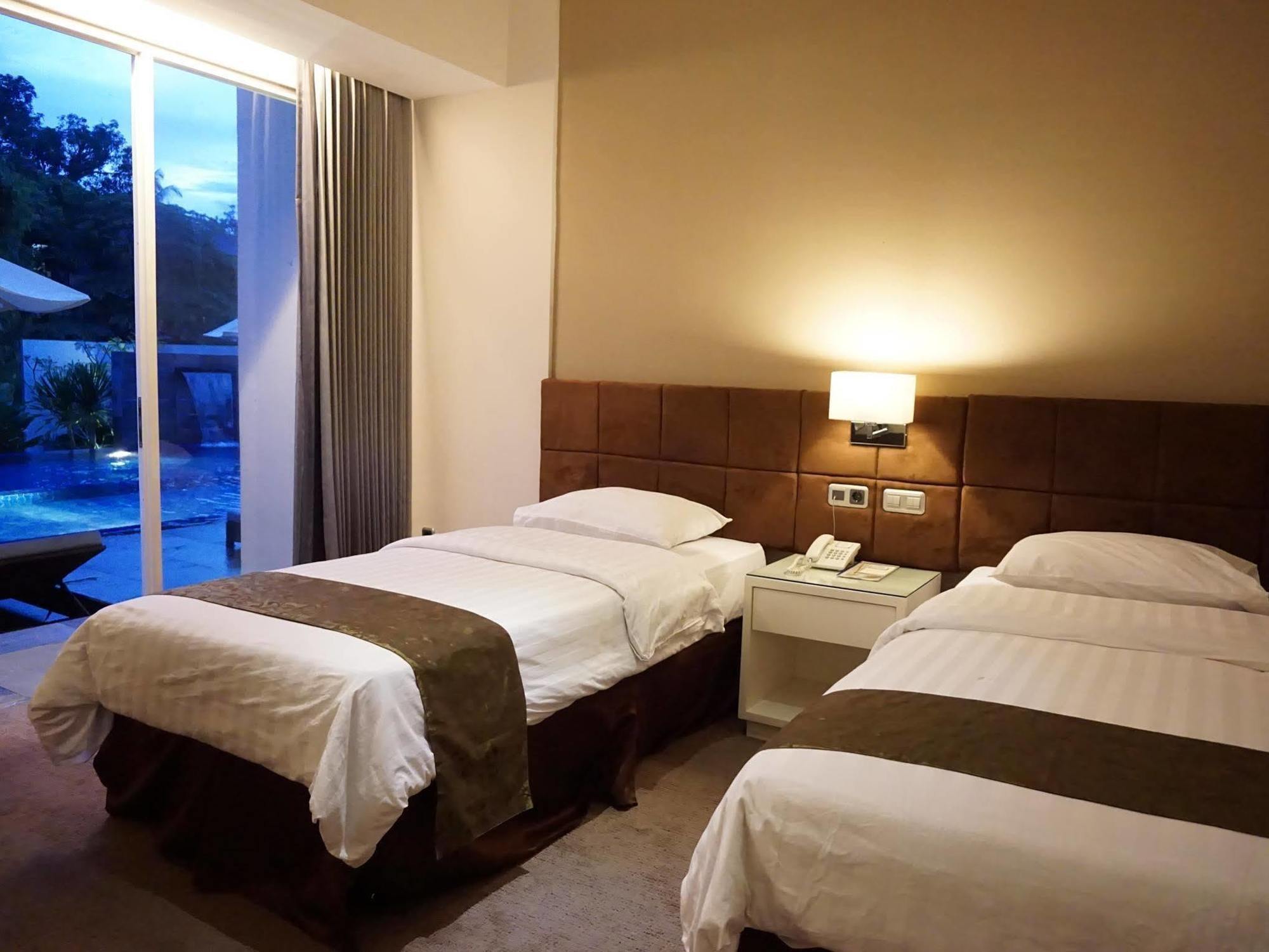 Grand Kecubung Hotel Pangkalan Bun Luaran gambar
