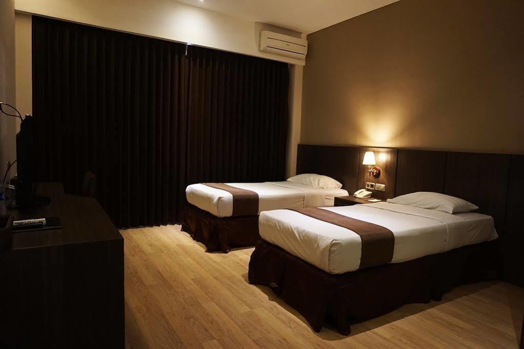 Grand Kecubung Hotel Pangkalan Bun Luaran gambar