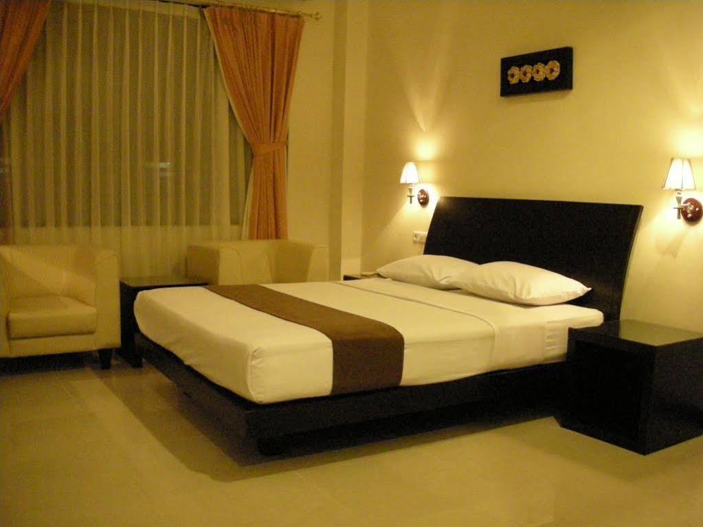 Grand Kecubung Hotel Pangkalan Bun Luaran gambar