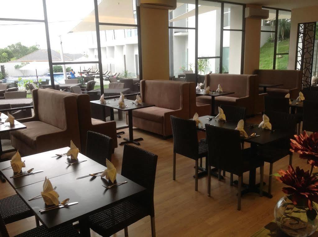 Grand Kecubung Hotel Pangkalan Bun Luaran gambar